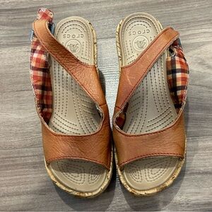 Crocs Wedge A-Leigh Slingback Cork Heel Sandal 11848 Cognac